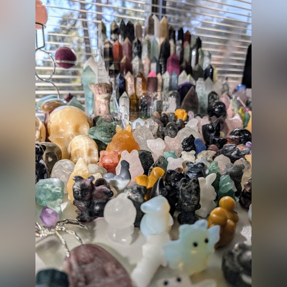 Crystals & Gemstones LIVE LISTING - Picture 2 of 8